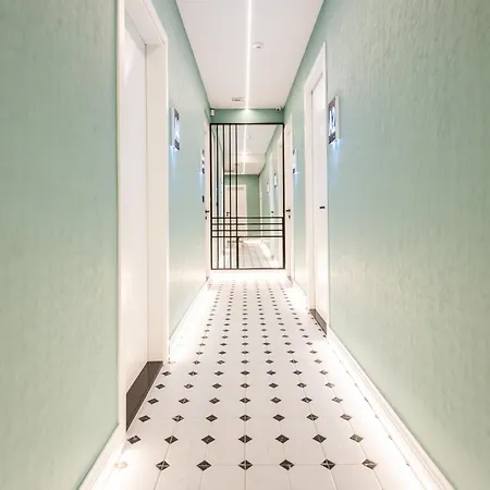 Bel Air Apartment